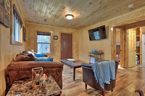 Cozy Creekside Cabin ~ 24 Mi to Red River!
