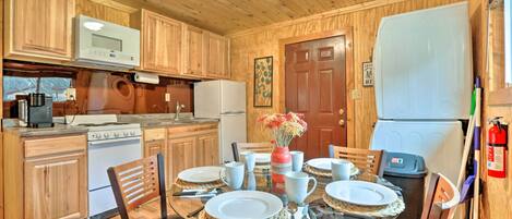 House (2 Bedrooms) | Interior