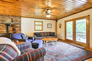 Interior - Thompson Home w/ Deck + Pond, 8 Mi to Elk Mountain (Thompson)