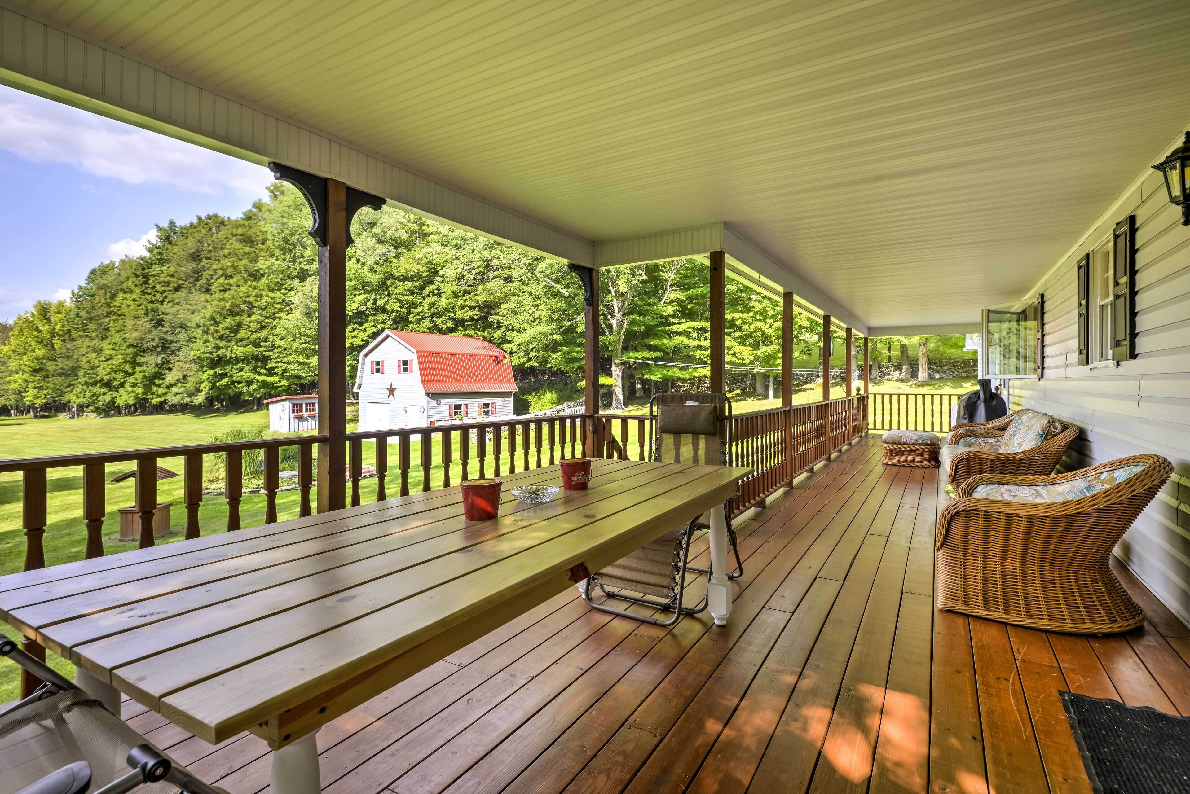 Elk Mtn Home w/ Deck & Pond - Near Ski Lift!