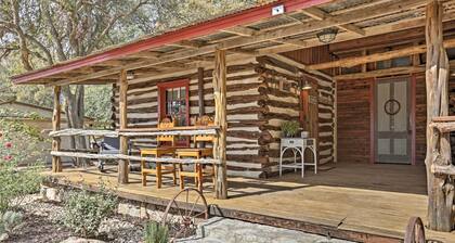 'gruene Cabin' - Pet Friendly New Braunfels Studio