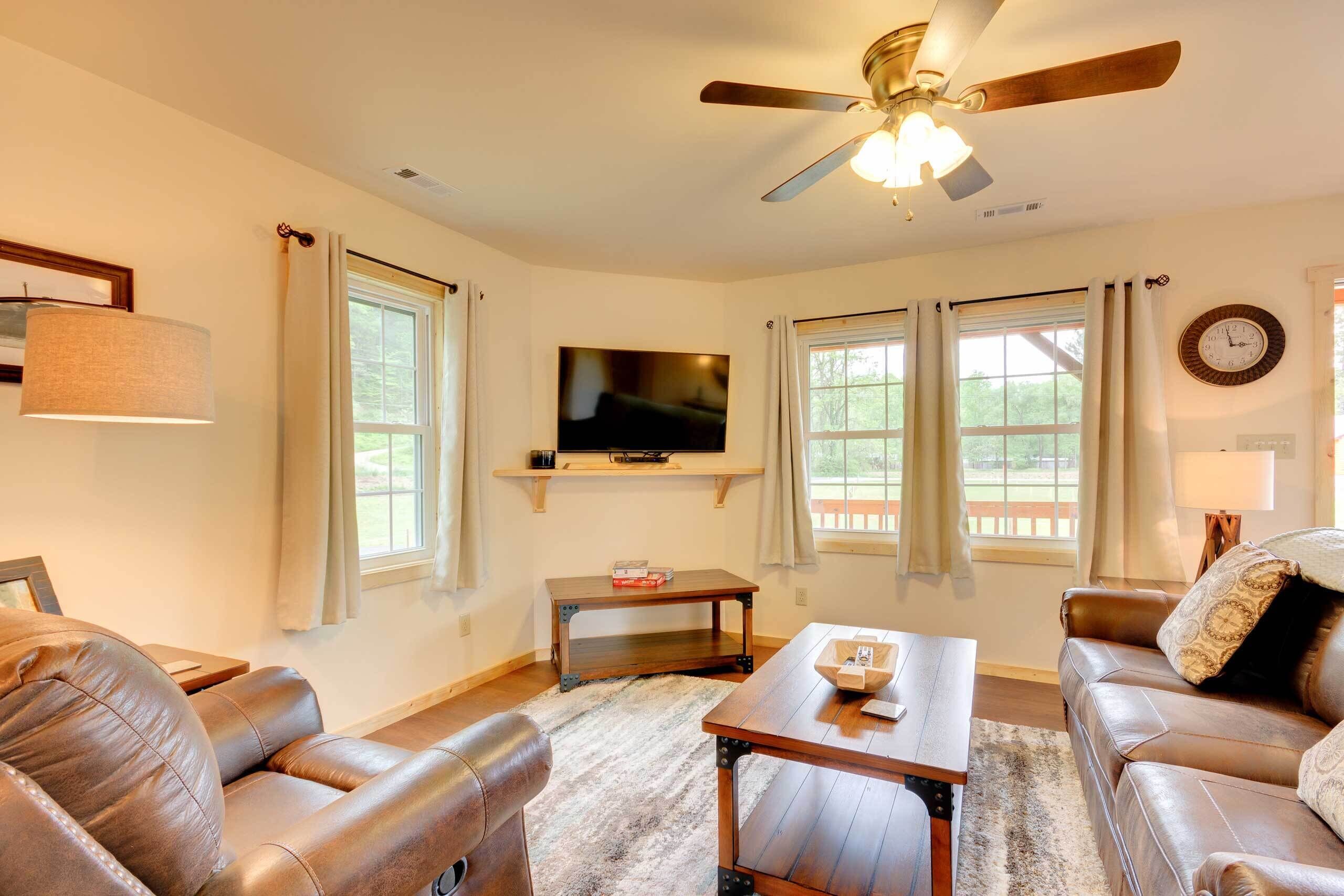 Cozy Bryson City Cabin 5 Miles to Downtown!