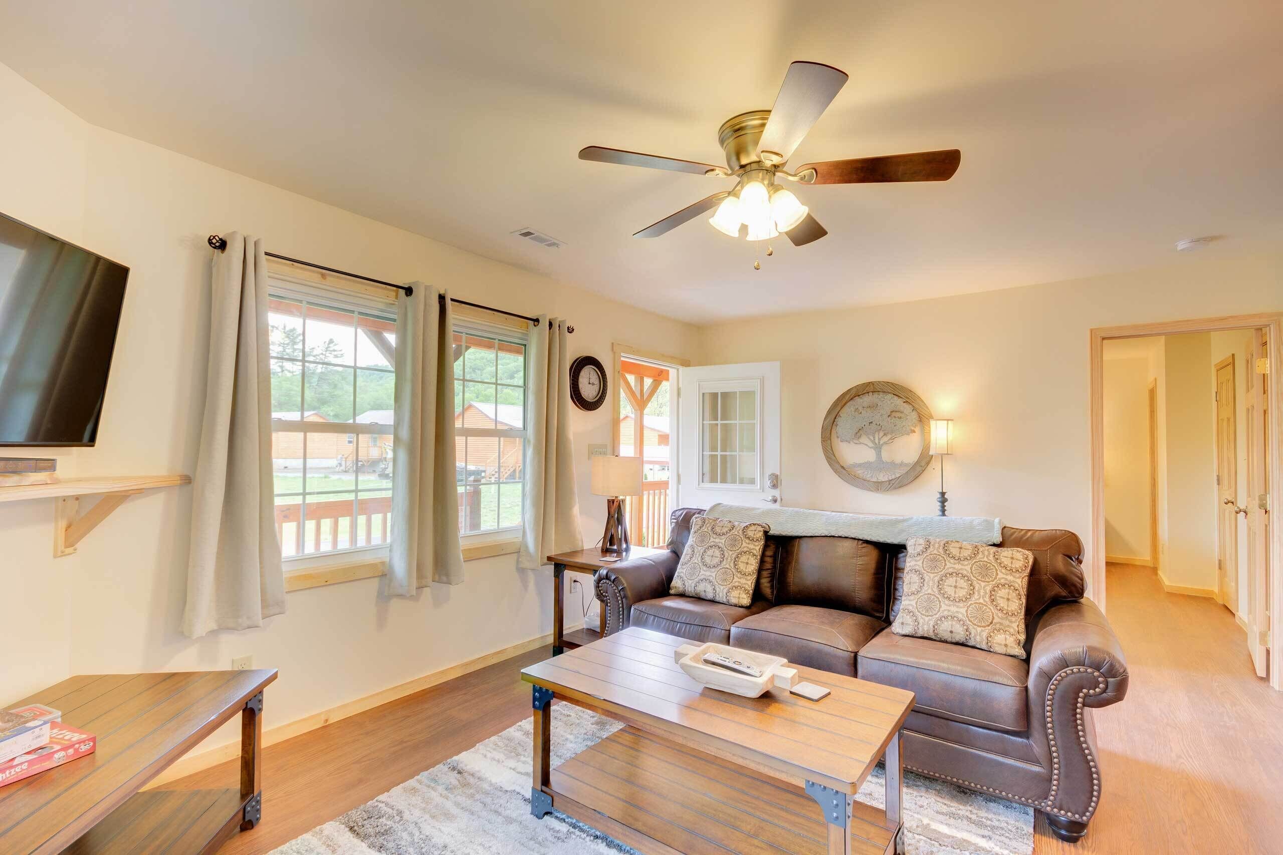 Cozy Bryson City Cabin 5 Miles to Downtown!