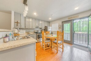 Interior - Condo Near Midtown Ruidoso w/ Furnished Deck! (Ruidoso)