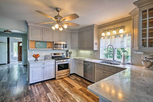 Deluxe Waterford Home w/ Views, Outdoor Bar & More