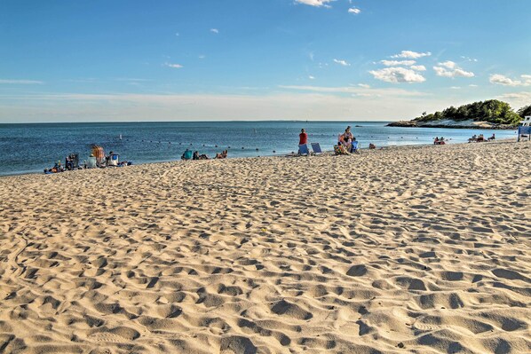 Interior - Deluxe Waterford Home w/ Views, Outdoor Bar & More (Waterford)