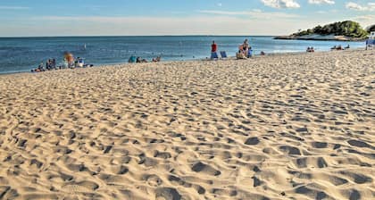 Deluxe Waterford Home w/ Views, Outdoor Bar & More