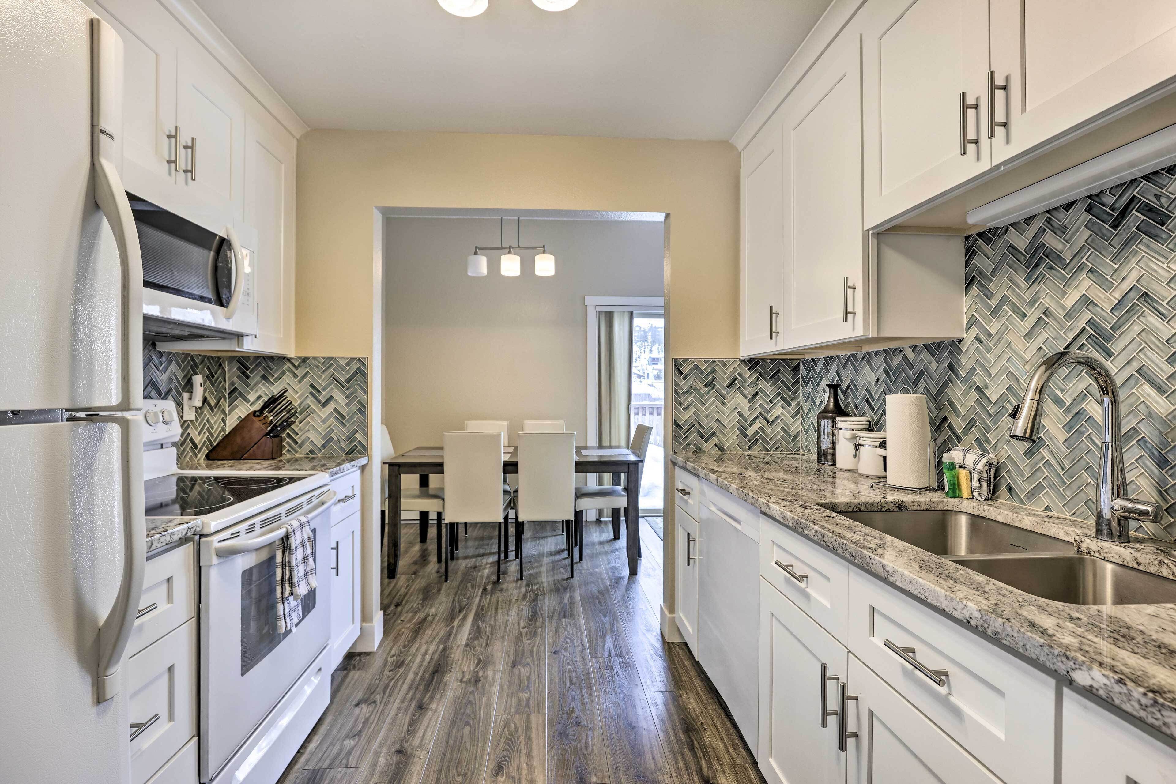 Fraser Condo w/ 2 Hot Tubs, Near Winter Park