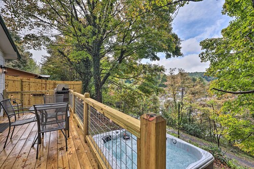 Hilltop Hideaway w/ Scenic Views & Hot Tub!