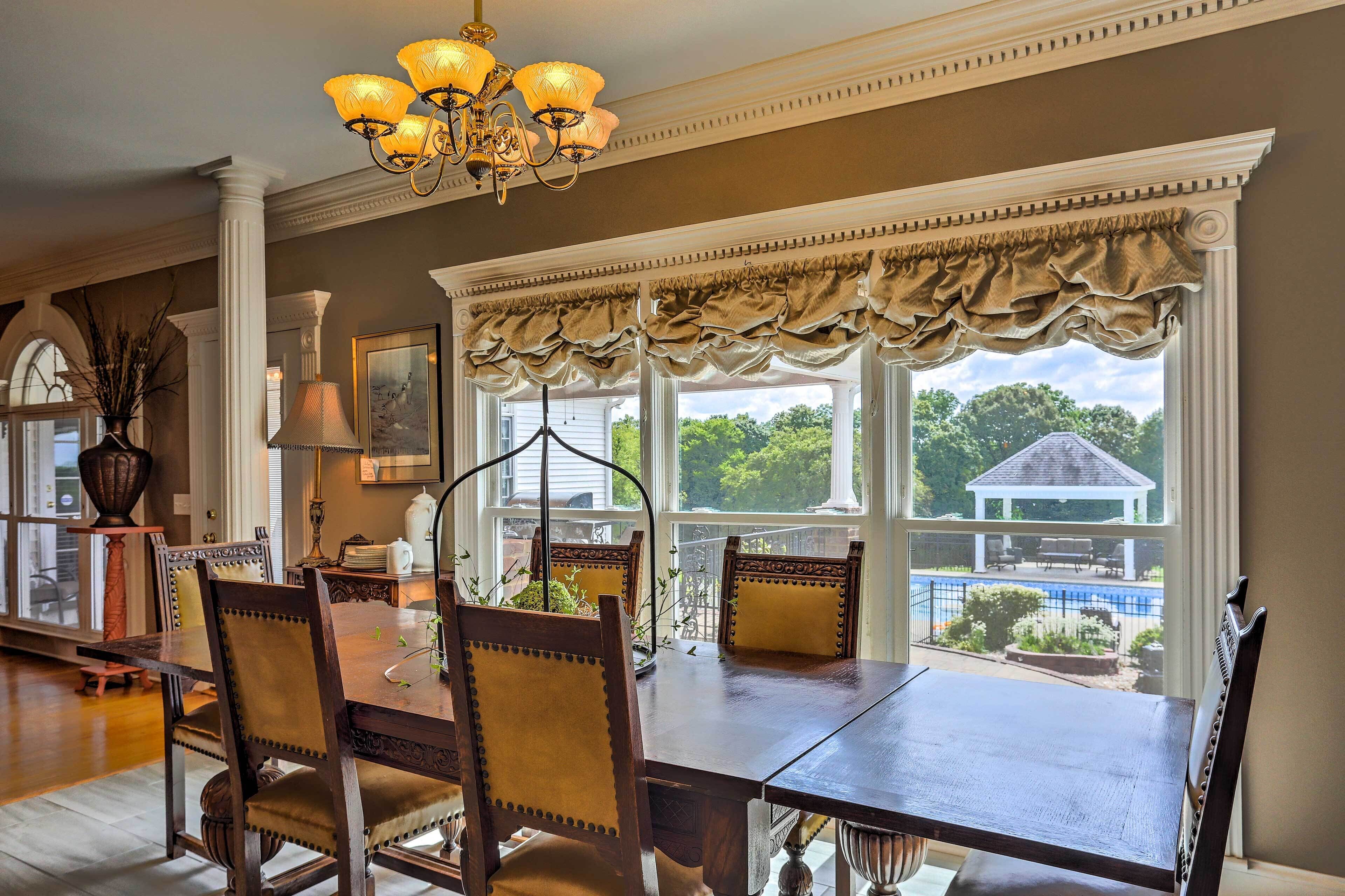 House (5 Bedrooms) | Interior