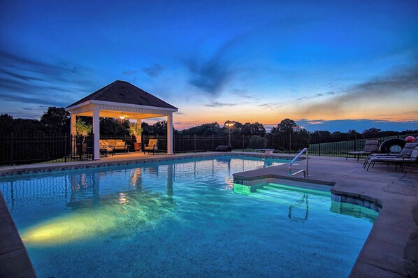 House (5 Bedrooms) | Interior