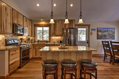 Keystone Home on Snake River w/ Hot Tub + Views!