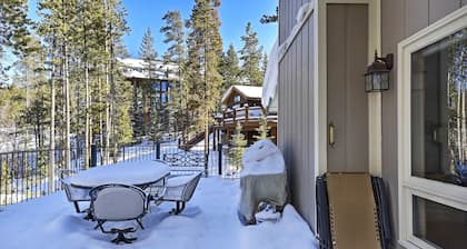 Keystone Home on Snake River w/ Hot Tub + Views!