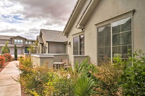 Apartment (3 Bedrooms) | Interior - Desert Rose Townhome: 35 Mi to Zion & State Parks (Washington)