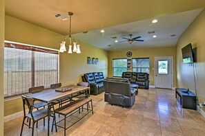 House (3 Bedrooms) | Interior