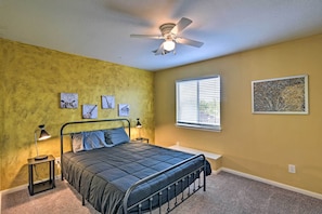 House (3 Bedrooms) | Interior - Walk to Ocean: Lakefront Dickinson Stucco House! (Dickinson)