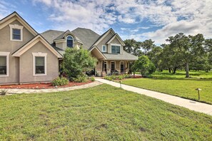 Interior - Extravagant 4,500 Sq Ft Home in Hill Country! (Spring Branch)