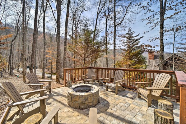 House (4 Bedrooms) | Interior - Franklin Cabin w/ Hot Tub + Pool Table! (Franklin)