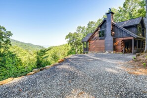House (4 Bedrooms) | Interior - Franklin Cabin w/ Hot Tub + Pool Table! (Franklin)