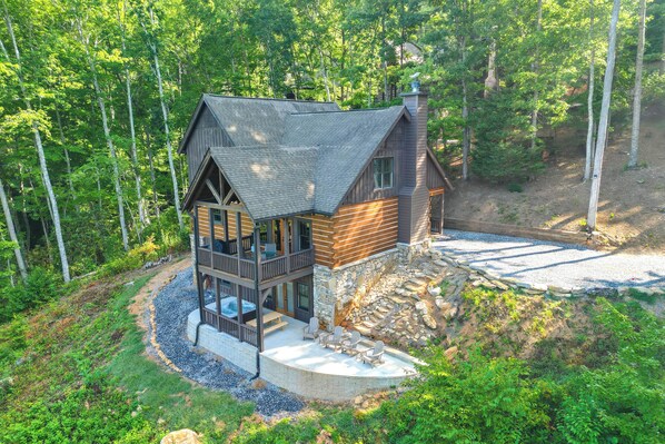 House (4 Bedrooms) | Interior - Franklin Cabin w/ Hot Tub + Pool Table! (Franklin)