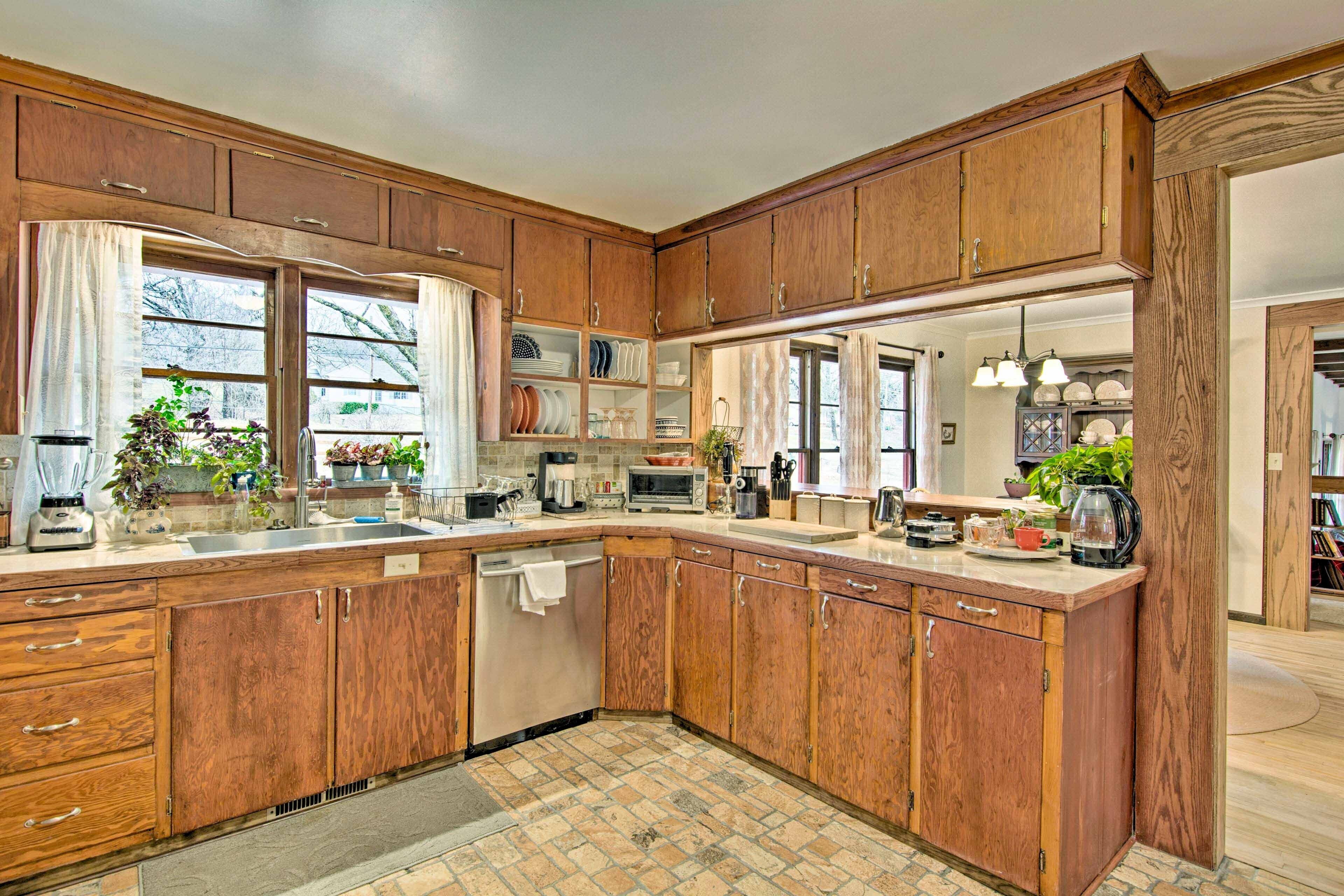 Microwave, oven, stovetop, dishwasher