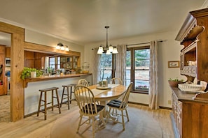 Dining - Cozy Sand Springs Home-mins to Keystone+tulsa (Sand Springs)