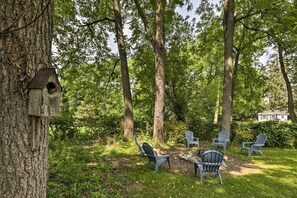 House (3 Bedrooms) | Interior - Lake Nagawicka Home - 2 Blocks to Boat Launch (Delafield)