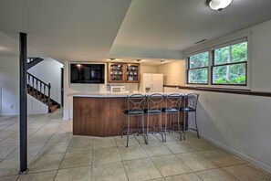 House (3 Bedrooms) | Interior - Lake Nagawicka Home - 2 Blocks to Boat Launch (Delafield)