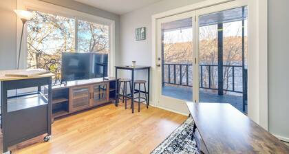Cozy Water-view Apt in the Heart of Downtown!
