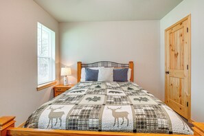 Cottage (3 Bedrooms) | Interior - Northwoods Cabin - Near 3 Woodruff Lakes (Woodruff)