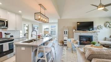 House (2 Bedrooms) | Interior