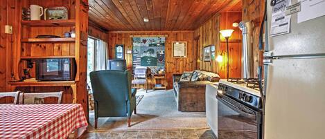 House (2 Bedrooms) | Interior