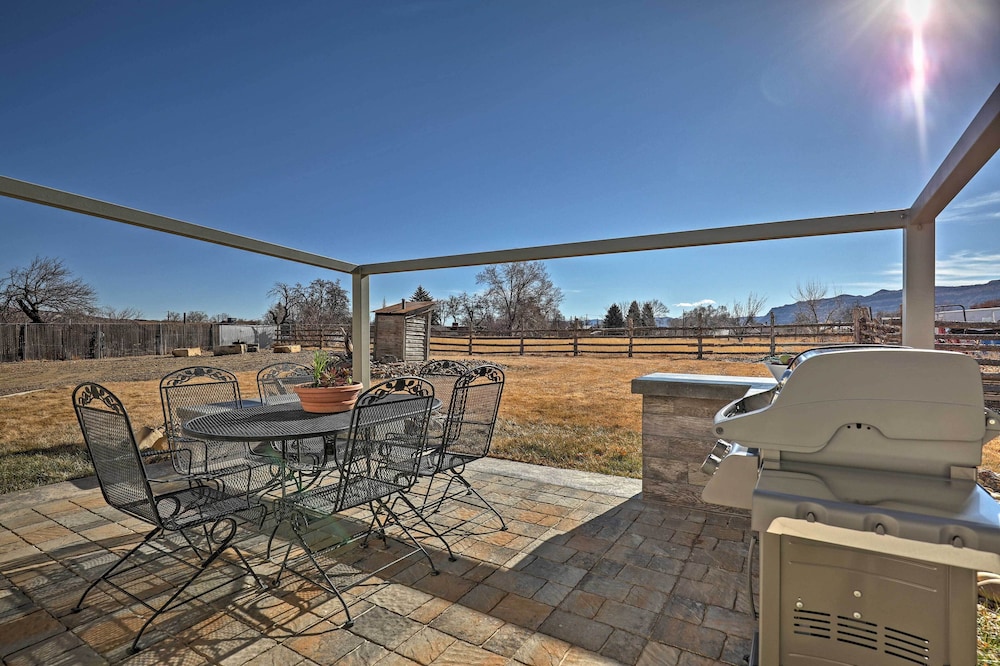 Escalante Home w/ Yard, Porch & Mtn Views!