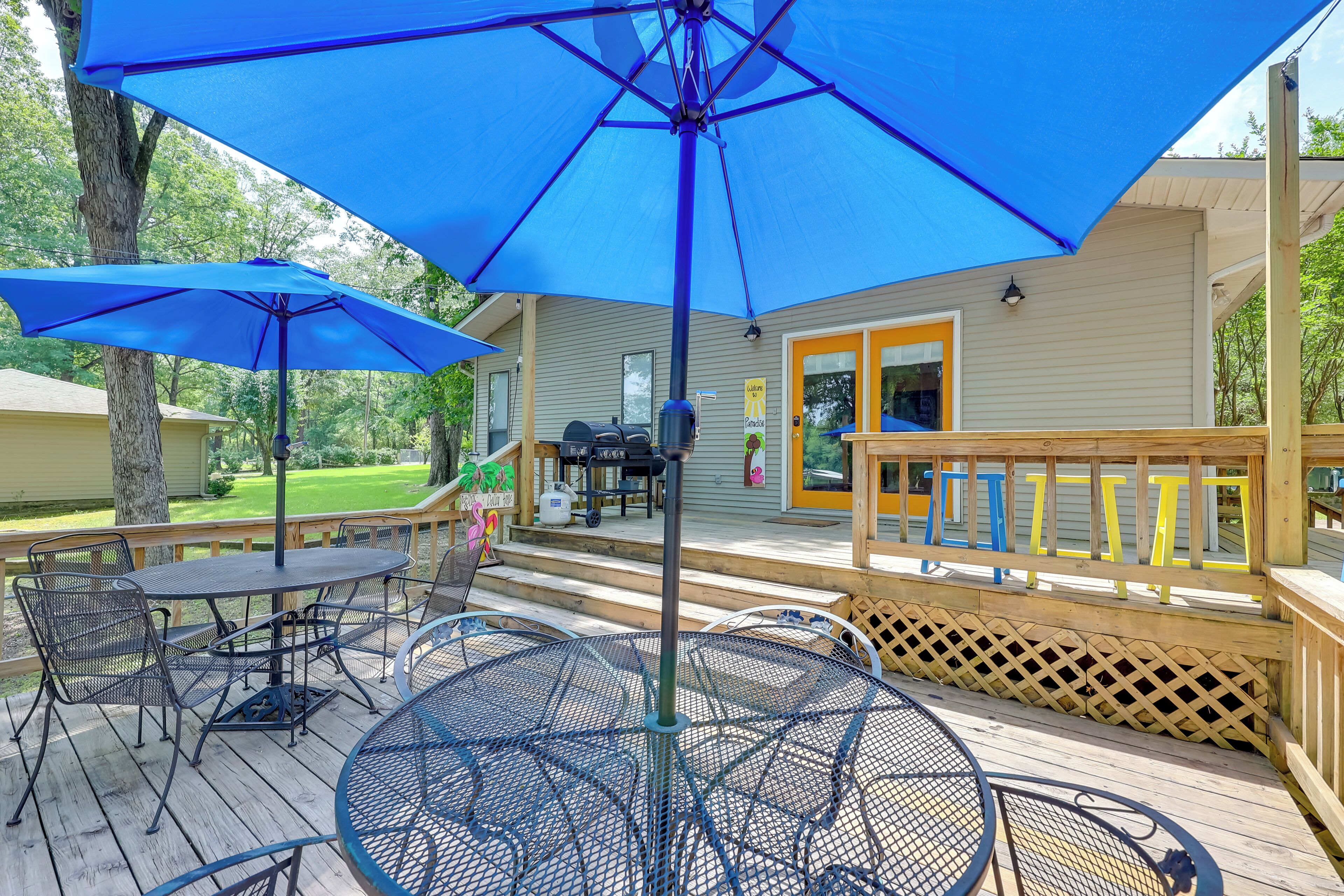 Lakefront Hot Springs Home w/ Furnished Deck!