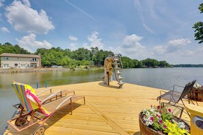 House (2 Bedrooms) | Interior - Lakefront Home w/ Kayaks & Dock in Hot Springs! (Hot Springs)
