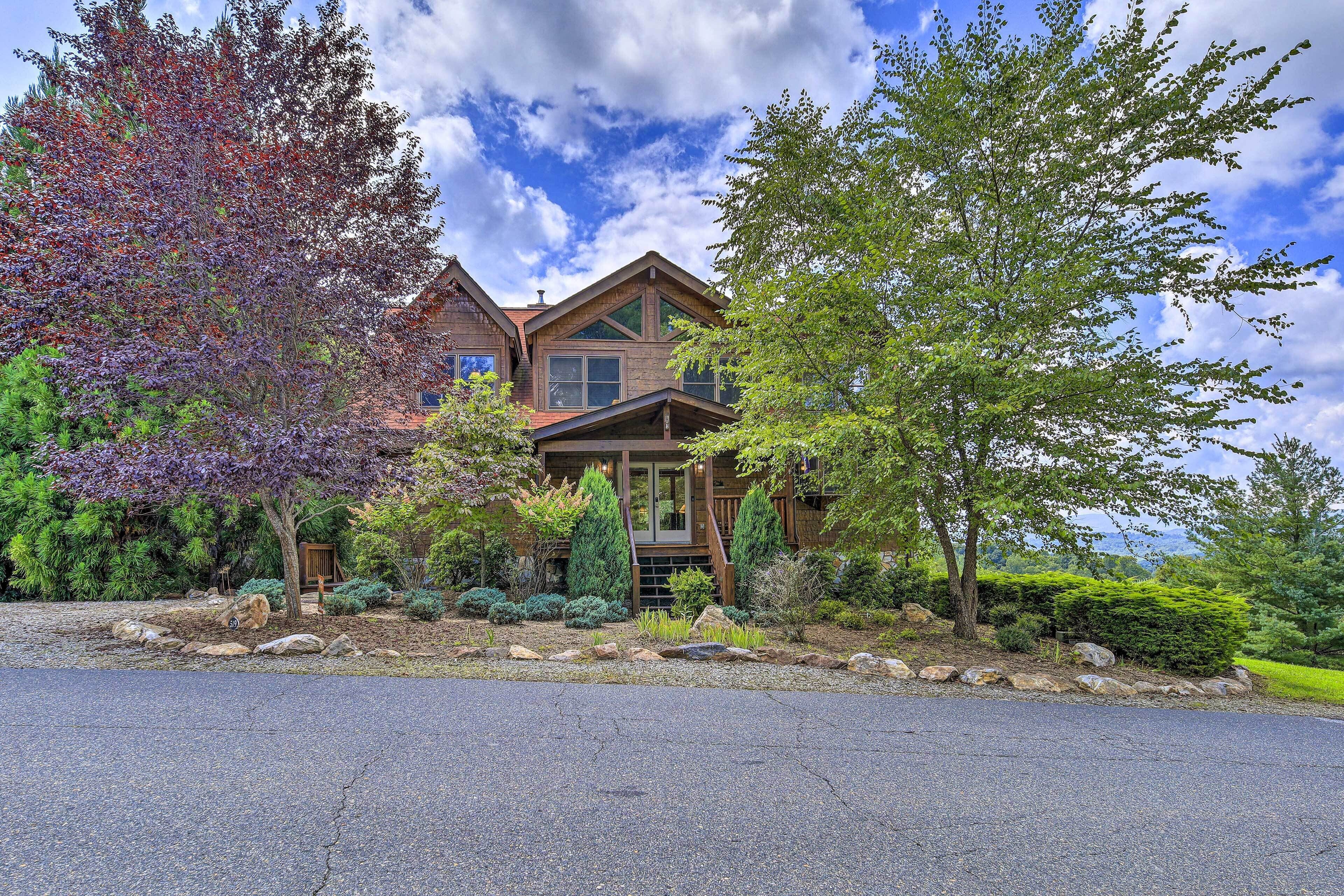 House (5 Bedrooms) | Interior