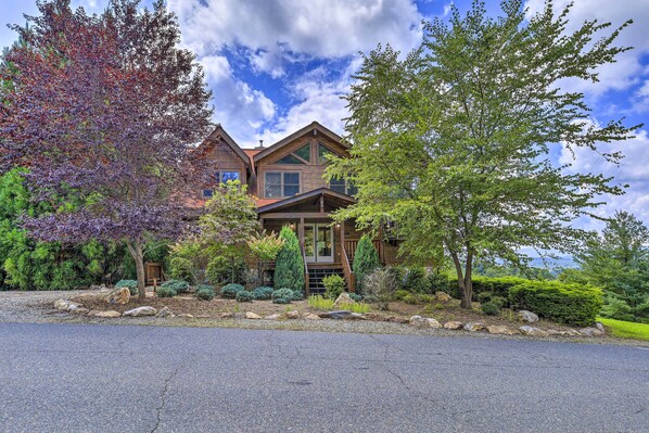 Interior - River Access & Game Room: Piney Creek Cabin! (Piney Creek)