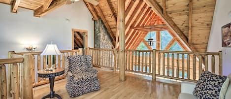 House (5 Bedrooms) | Interior