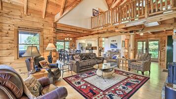 House (5 Bedrooms) | Interior