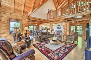 House (5 Bedrooms) | Interior