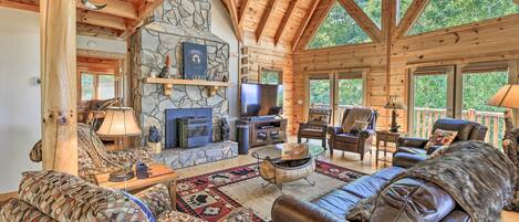 House (5 Bedrooms) | Interior