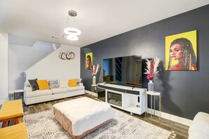 Interior - Spacious Houston Home w/ Private Yard & Fire Pit! (Houston)