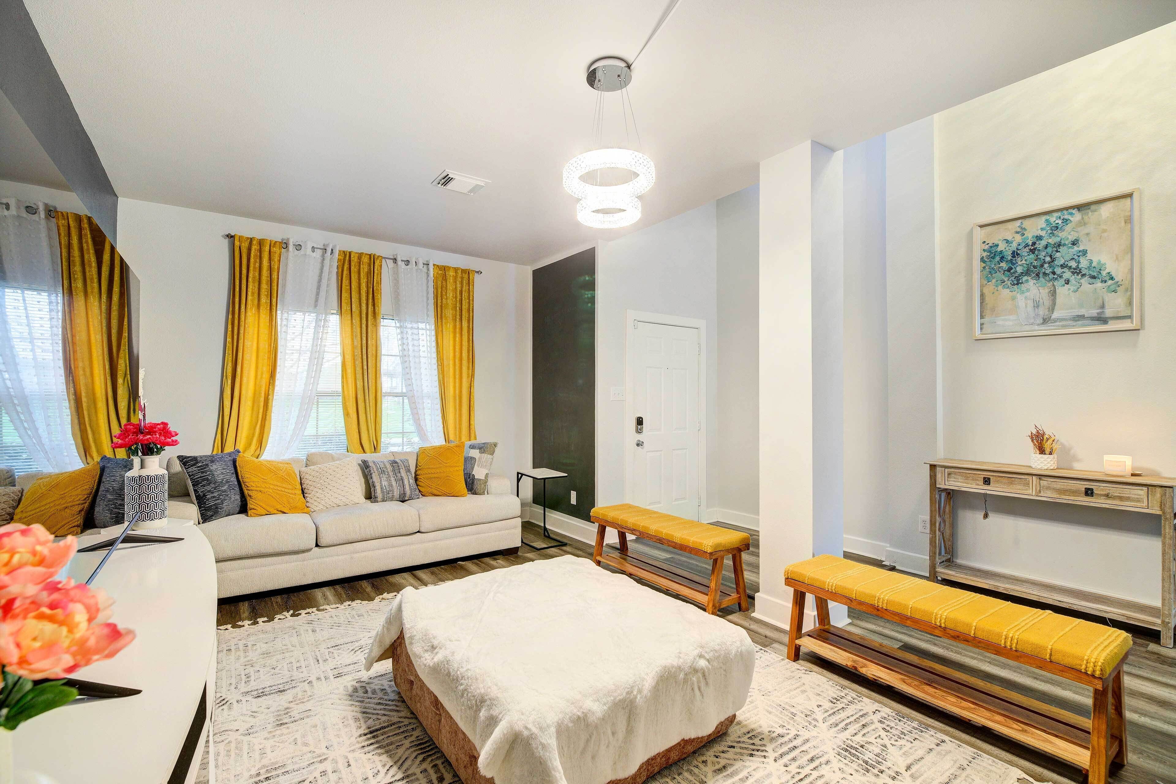 Houston Vacation Rental w/ Private Yard!