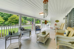 Interior - Maggie Valley Historic Farmhouse on 5 Acres! (Maggie Valley)