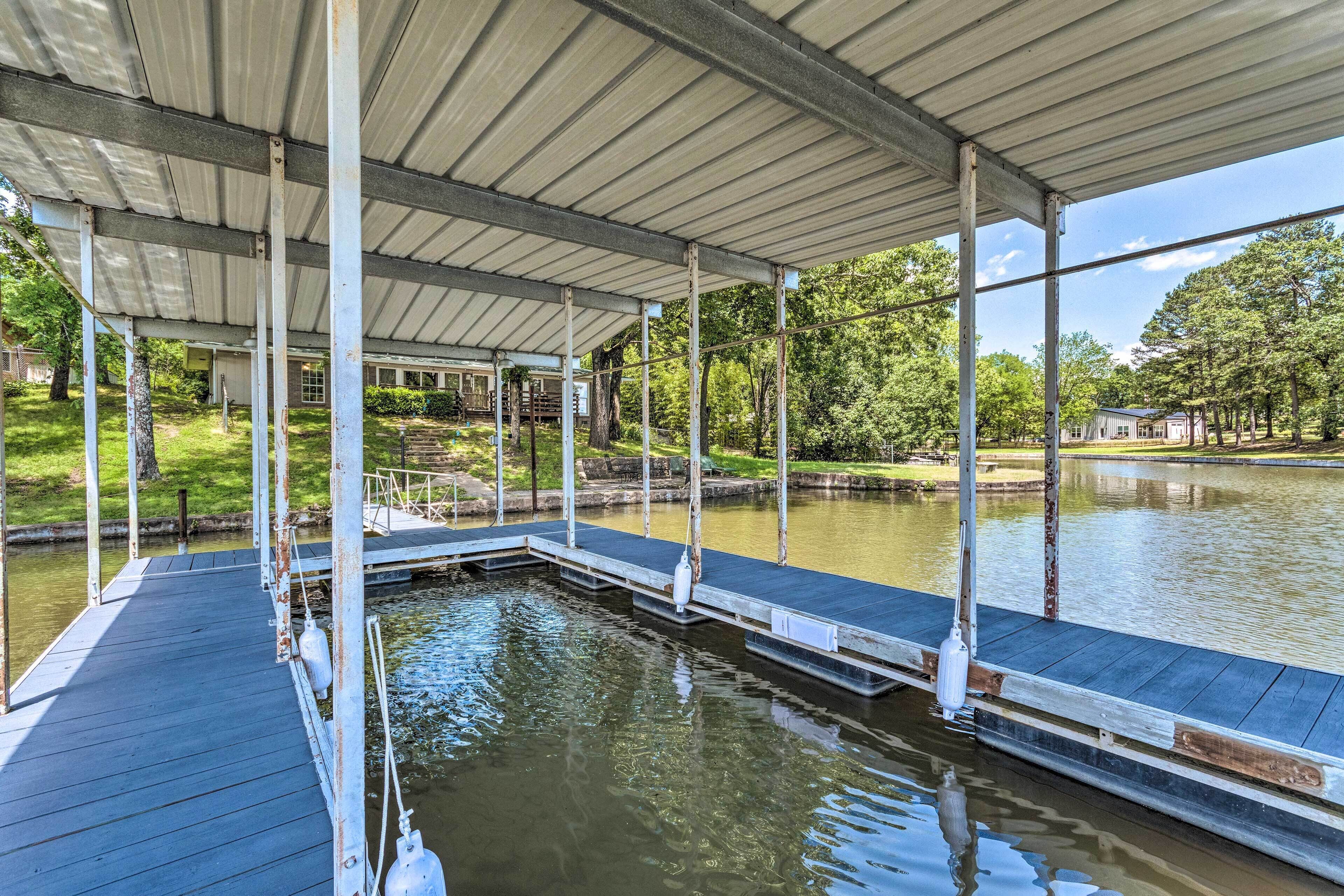 Lakefront Hot Springs Home w/ Updated Deck & Dock!