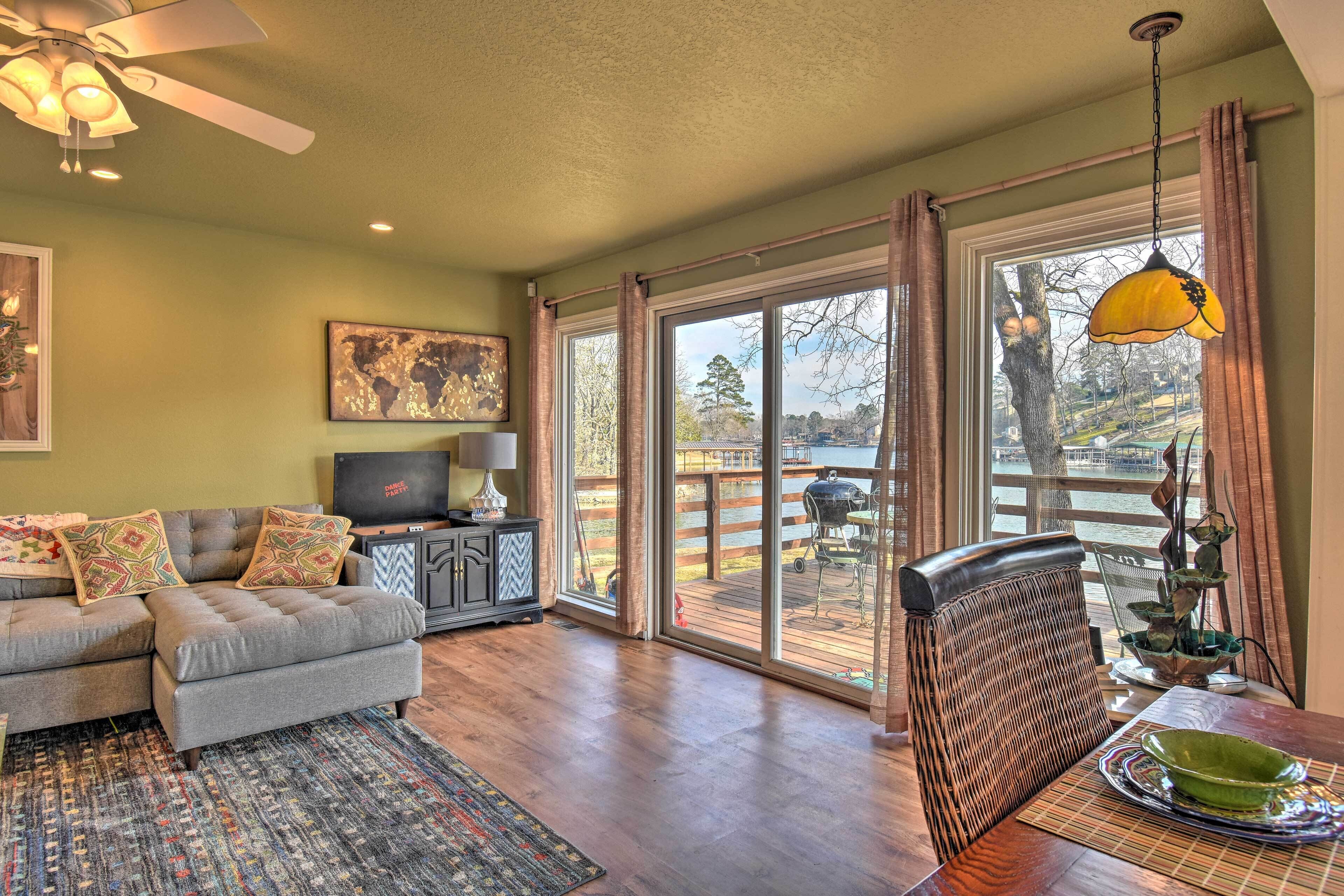 Lakefront Hot Springs Home w/ Updated Deck & Dock!