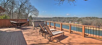 Hot Tub + Views: Waterfront Escape in Hot Springs