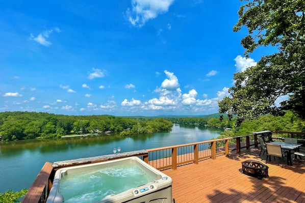 House (3 Bedrooms) | Outdoor spa tub - Hot Tub + Views: Waterfront Escape in Hot Springs (Hot Springs)