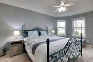 House (3 Bedrooms) | Interior - Waterfront Home w/ Boat Dock on Lake Conroe! (Willis)