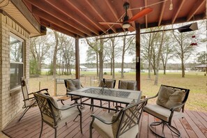 House (3 Bedrooms) | Interior - Waterfront Home w/ Boat Dock on Lake Conroe! (Willis)